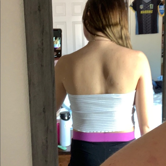 Throw on crop top - Picture 2 of 5